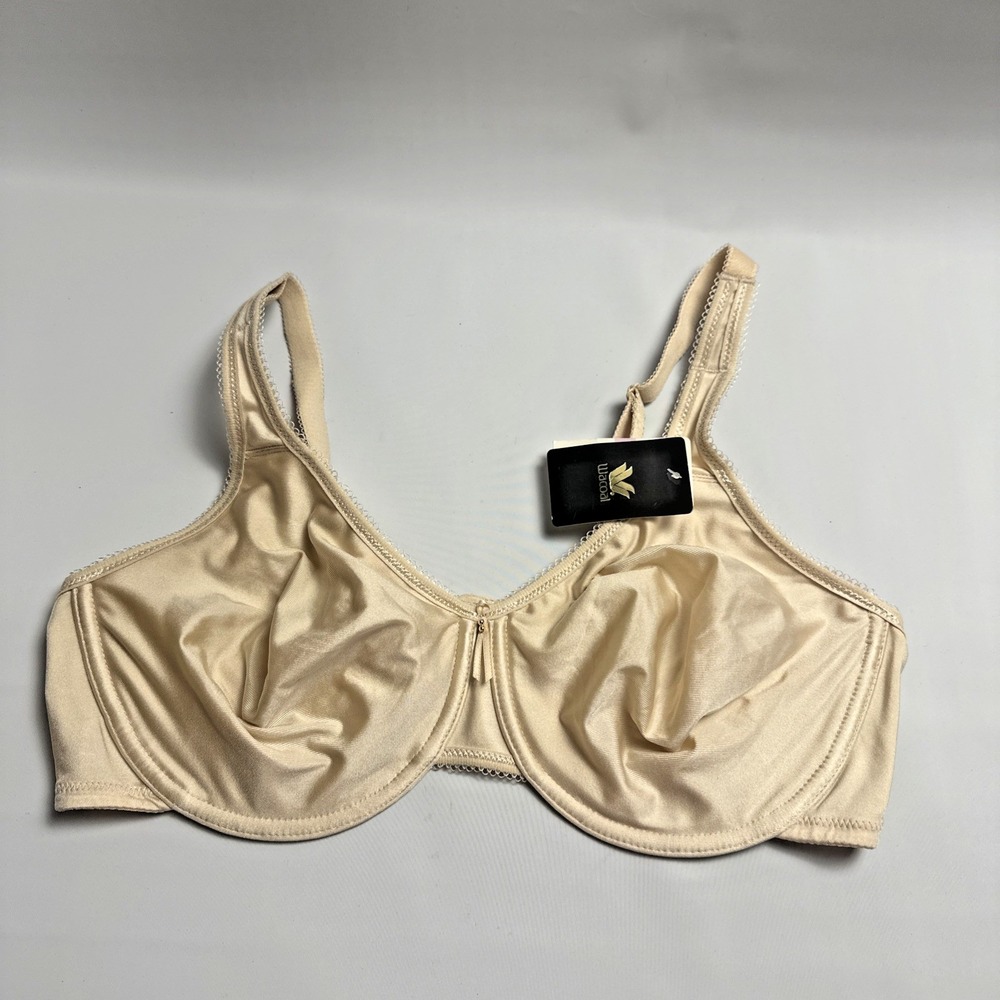 Wacoal Basic Beauty Bra 40D NWT Nude Seamless Full Coverage Underwire 855192